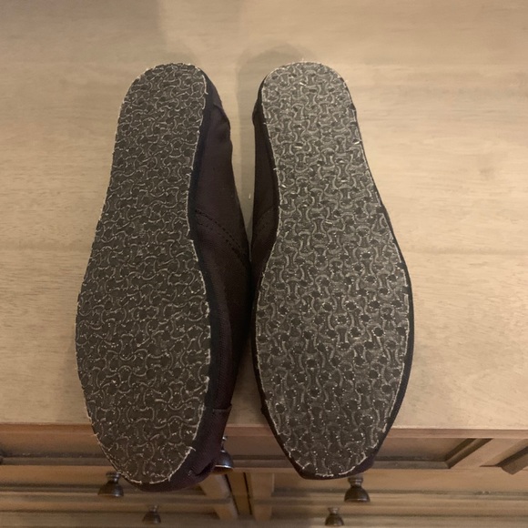 Shoes - Picture 3 of 3